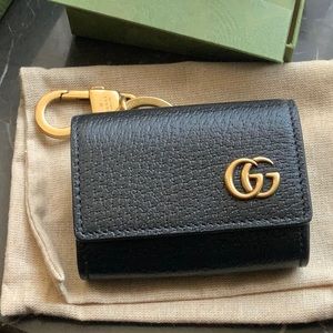 AirPod Case holder GG